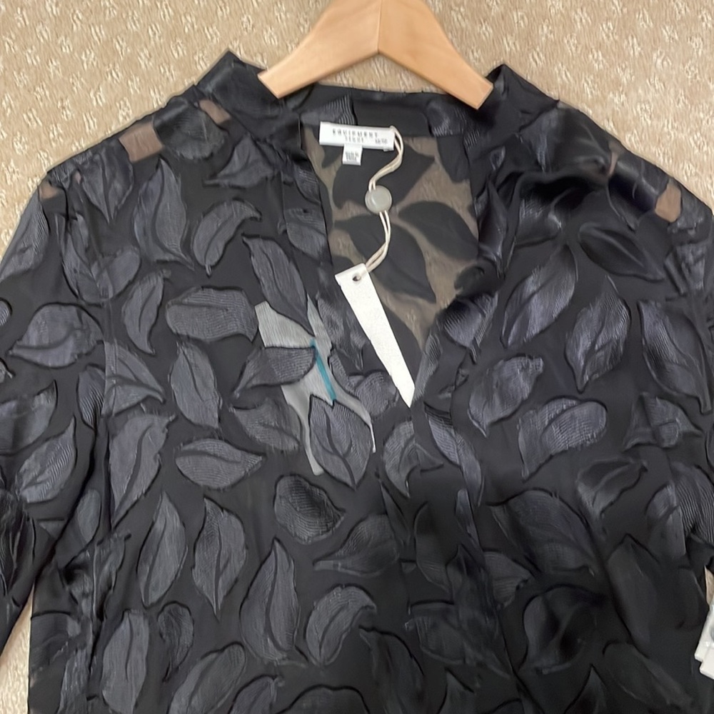 Equipment mock collar, long sleeve top